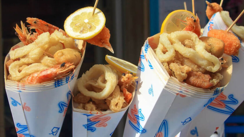 エビとオニオンリングとポテト