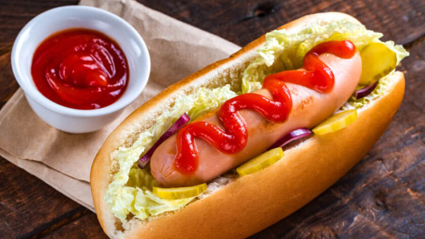 ホットドッグとケチャップ