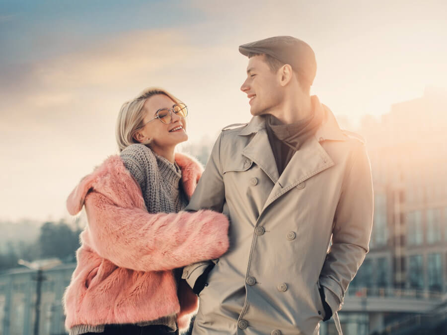 デート中のカップル